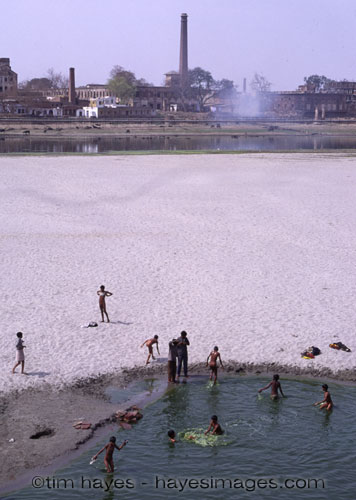 Agra Kids in River